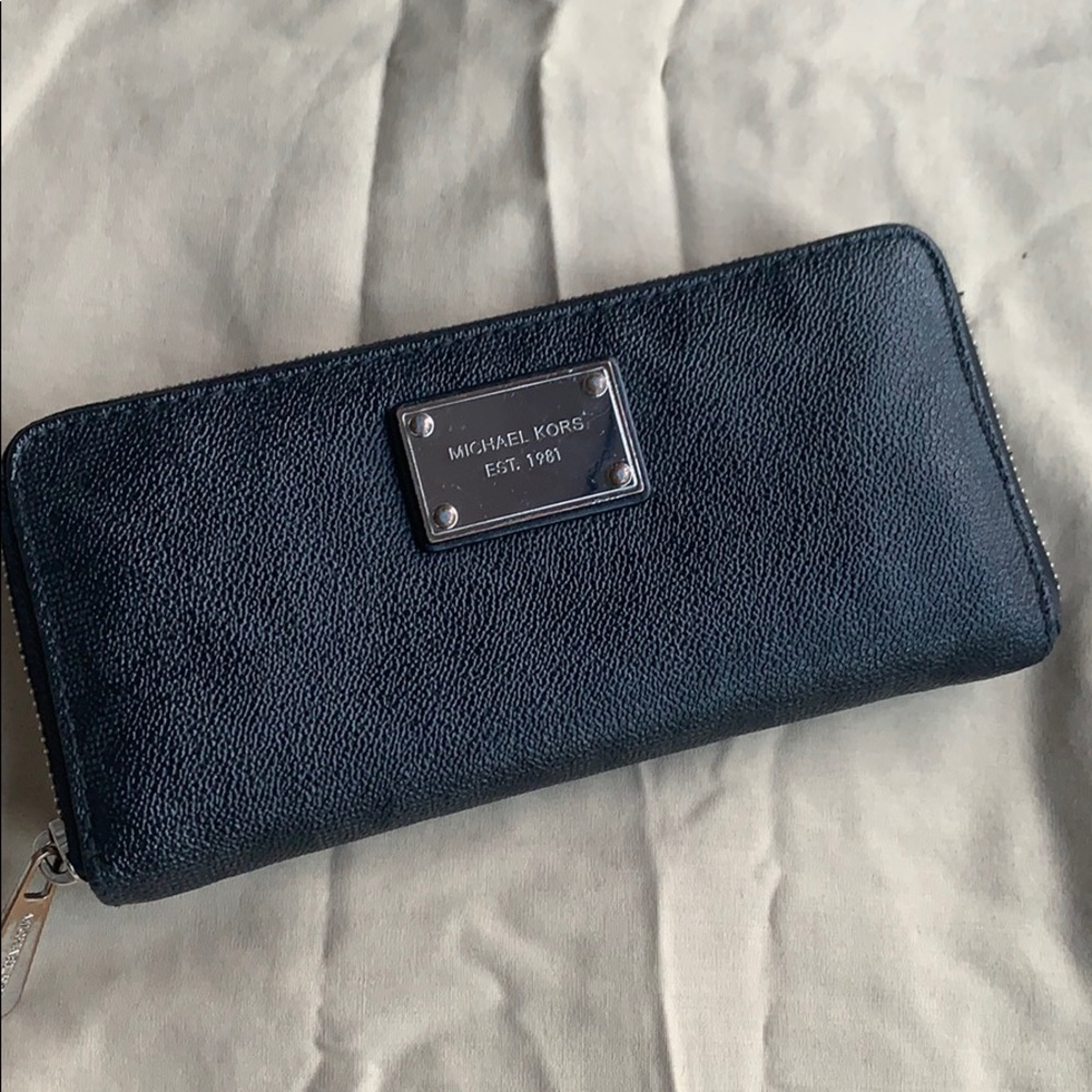 MICHAEL KORS BLACK WALLET